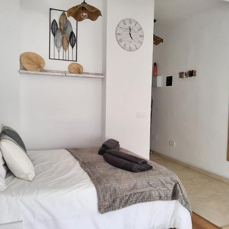 Tranquility Studio Apartment Малага Экстерьер фото