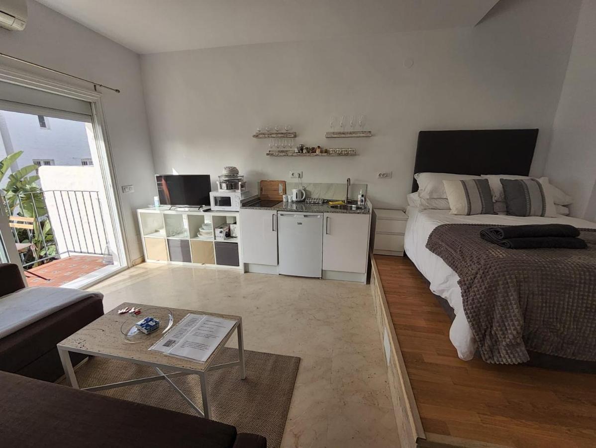 Tranquility Studio Apartment Малага Экстерьер фото