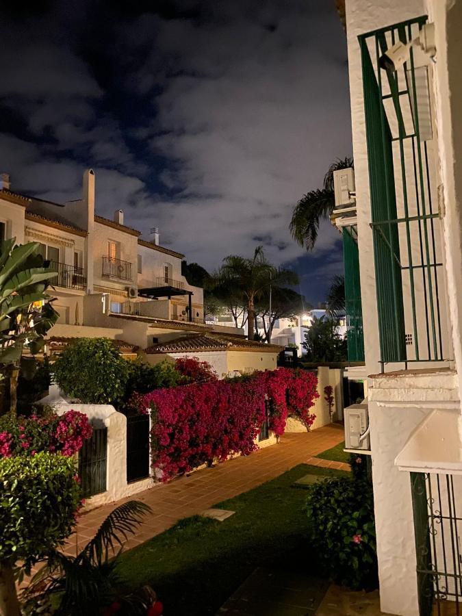 Tranquility Studio Apartment Малага Экстерьер фото